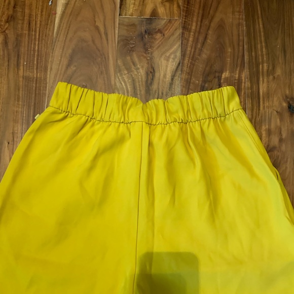 Lululemon noir short 5.5” honey bee HNYB nwt - Picture 6 of 7